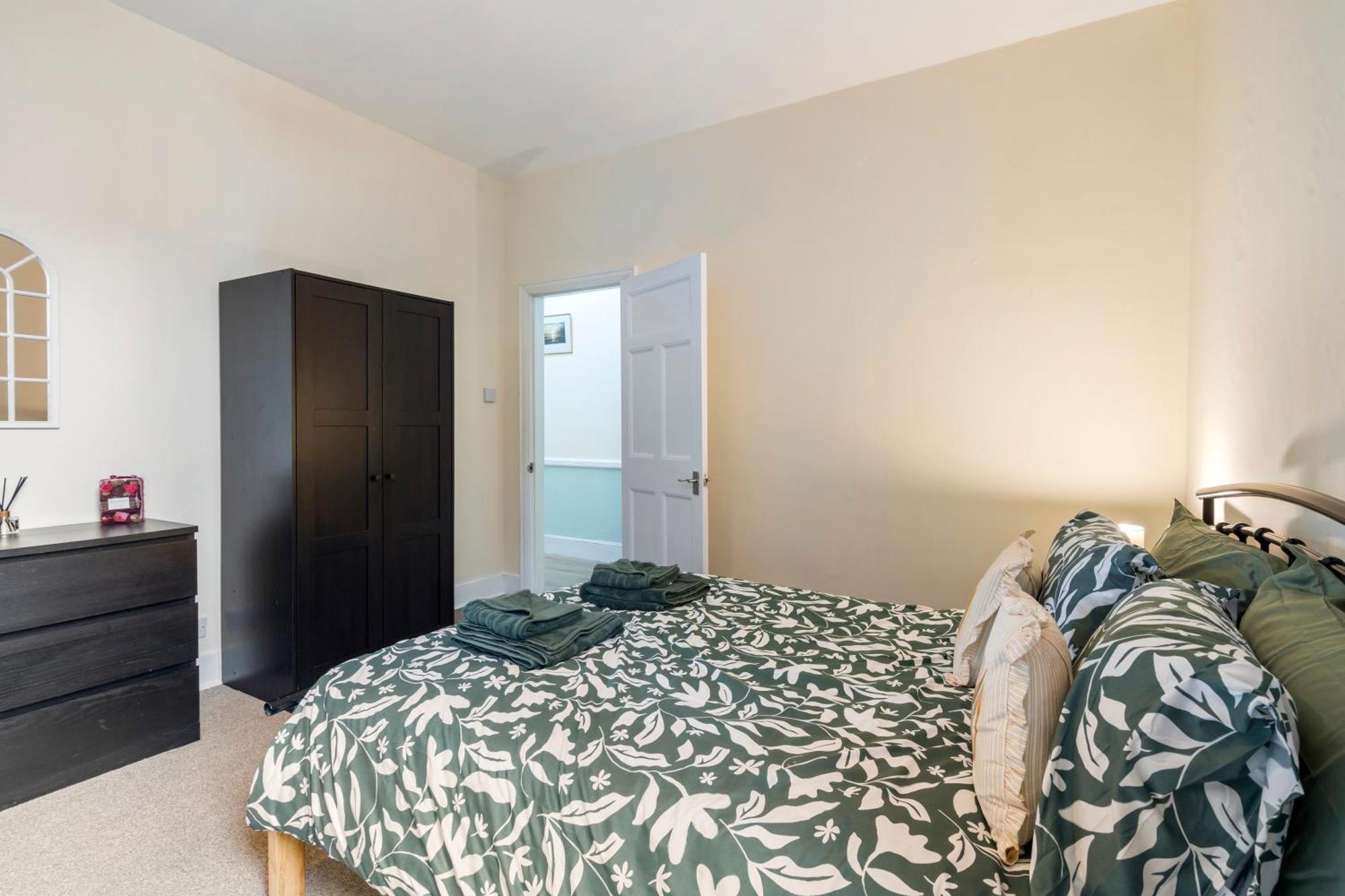 לונדון Modern 3 Bedroom Apartment In Wimbeldon Park מראה חיצוני תמונה
